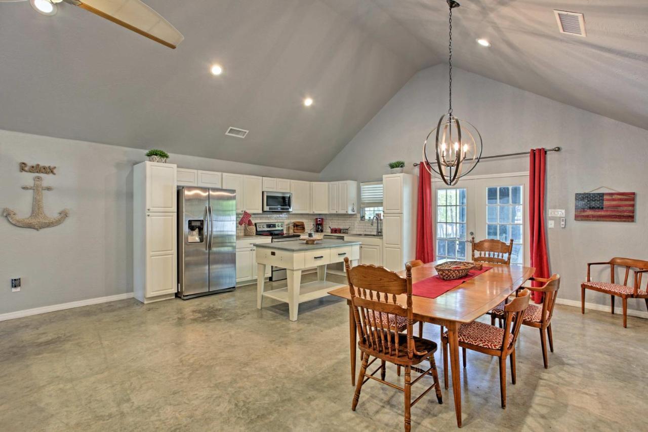 Modern Retreat With Gas Grill - Walk To Lake Texoma! Kingston Exterior foto